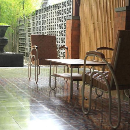 Komoreya Guesthouse Kejayan Bagian luar foto