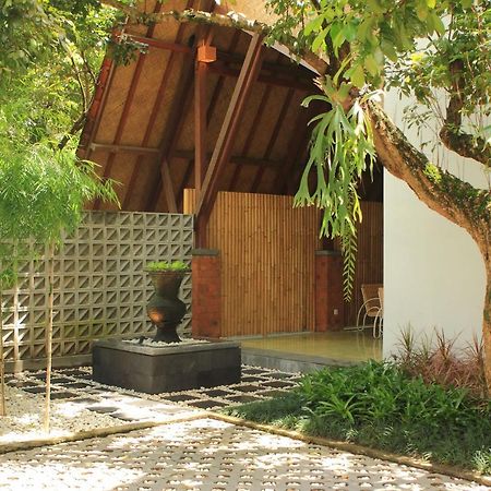 Komoreya Guesthouse Kejayan Bagian luar foto