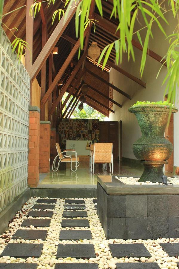 Komoreya Guesthouse Kejayan Bagian luar foto