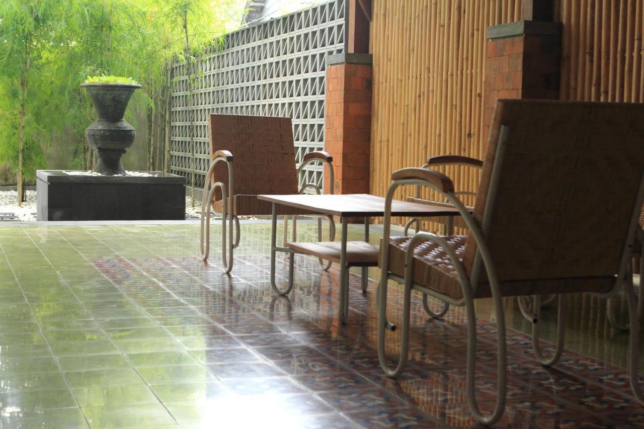 Komoreya Guesthouse Kejayan Bagian luar foto